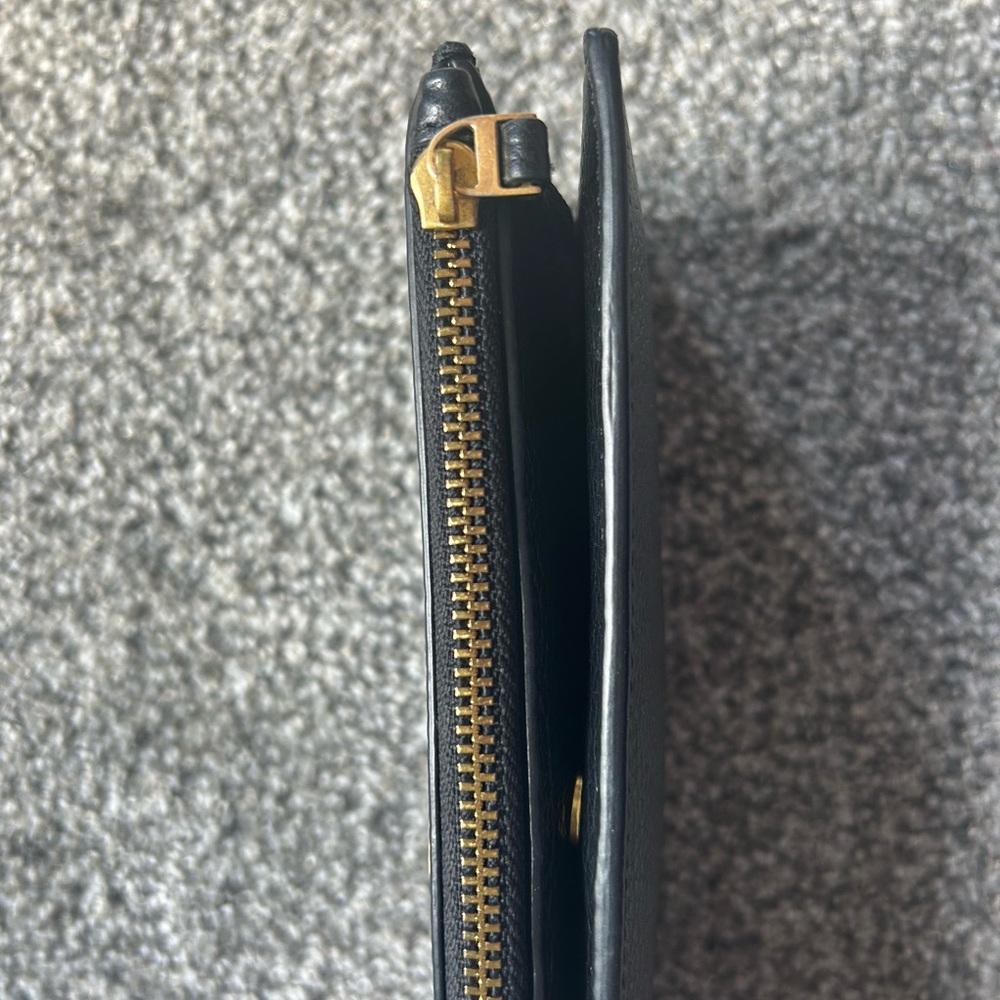 Tory Burch Black Pebbled Leather Wallet with Gold Logo - Picture 5 of 6